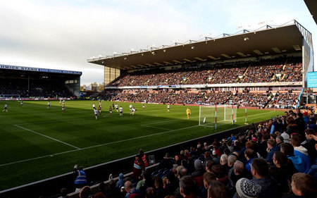 更需要坚定 更需要坚定